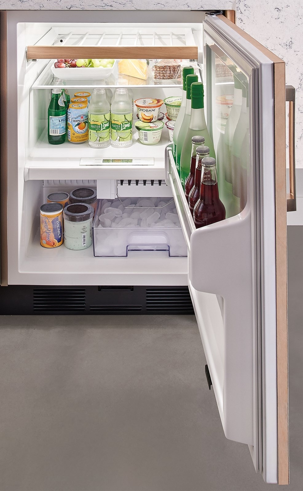SubZero Legacy Model 24" Undercounter Refrigerator/Freezer with Ice