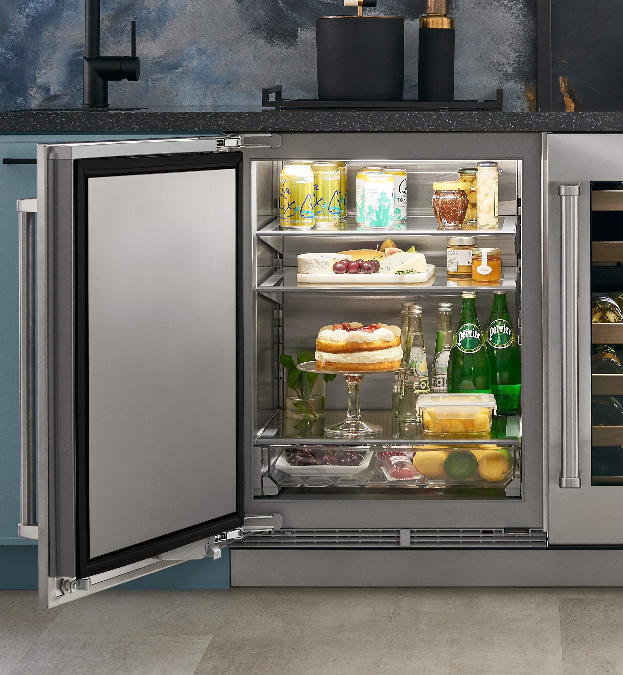 Designer Undercounter Sub Zero 24 Outdoor Refrigerator DEU2450RO   Med Tcs Sienna 9 