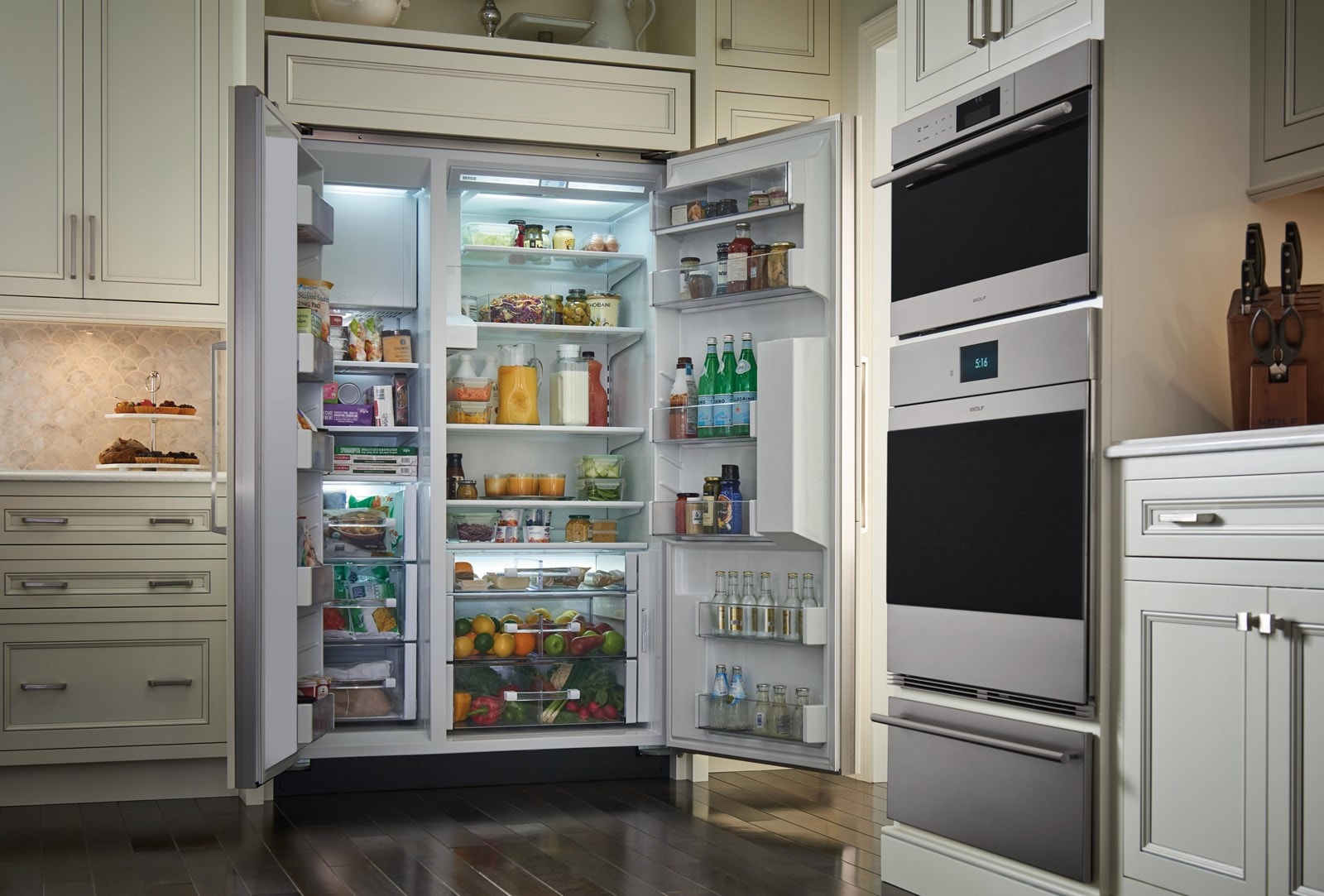 SubZero 48" Classic SidebySide Refrigerator/Freezer with Dispenser
