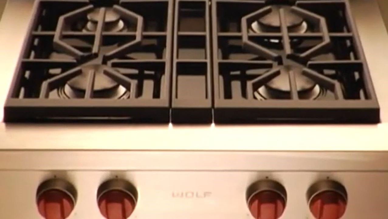 GR364G Wolf 36 Gas Range - 4 Burners and Infrared Griddle